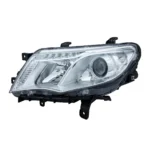 Faros delanteros de automóvil con diseño moderno, óptica clara y estructura de soporte. Ideal para reemplazo y mejora de iluminación vehicular.